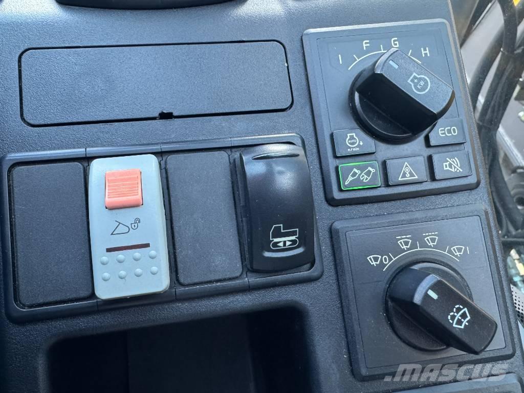 Volvo ECR 235 E Pásové rýpadlá