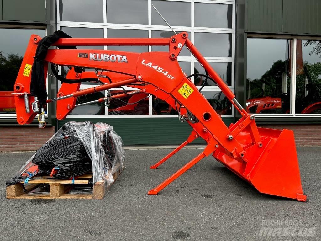 Kubota LA454ST Kompaktné prídavné zariadenie pre traktory