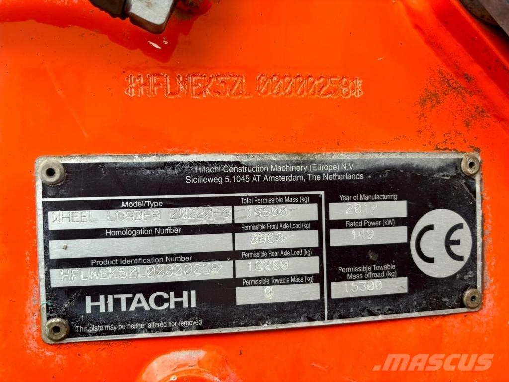 Hitachi ZW 220-6 Kolesové nakladače