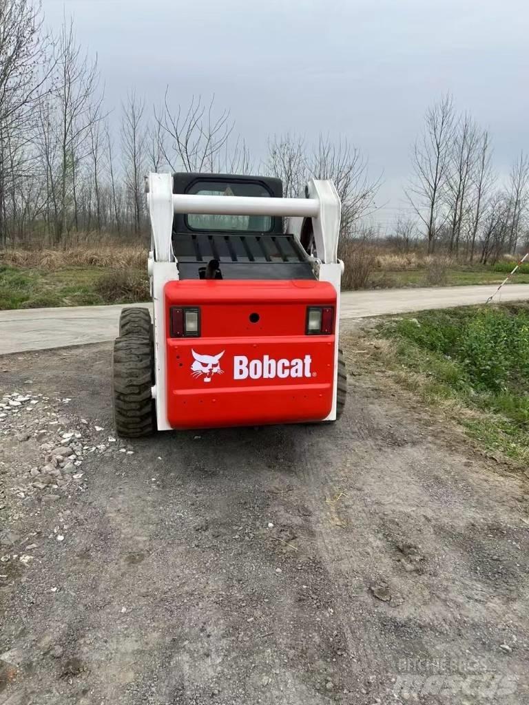Bobcat S 300 Šmykom riadené nakladače