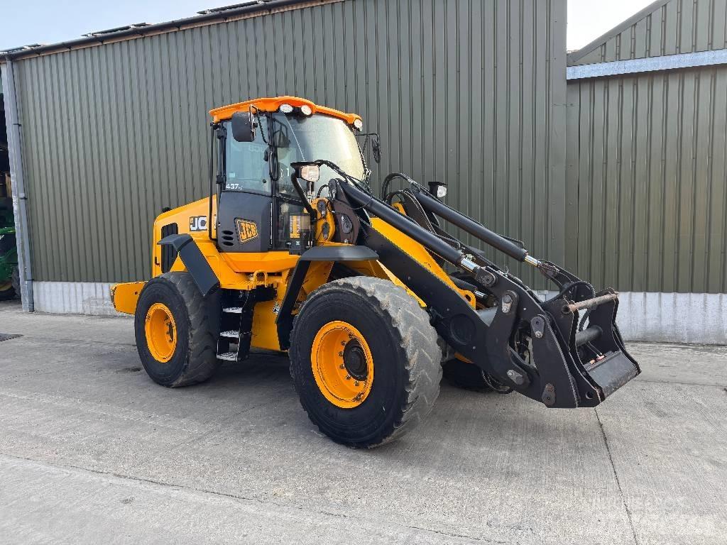 JCB 437 HT Agri Viacúčelové nakladače