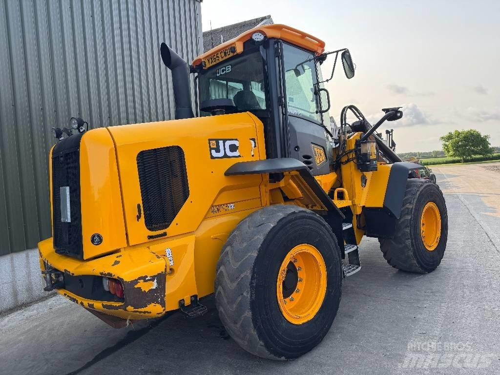 JCB 437 HT Agri Viacúčelové nakladače
