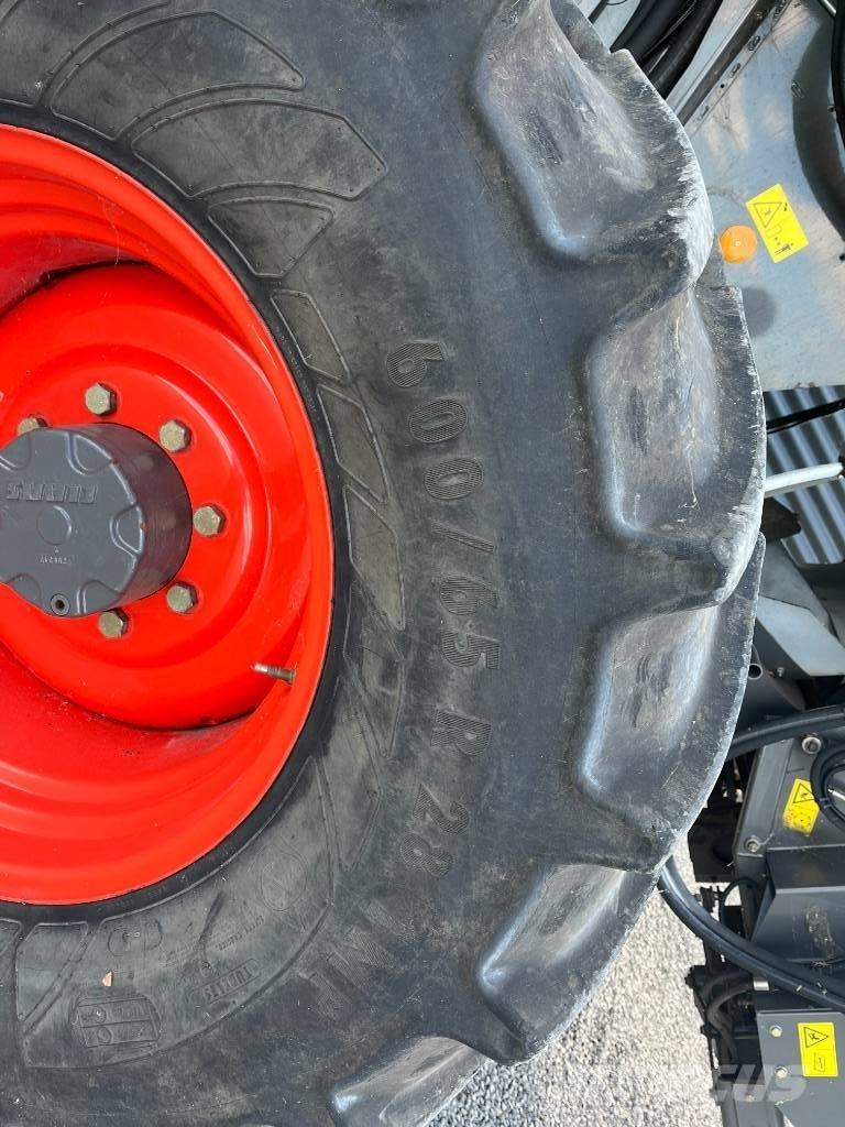 CLAAS LEXION 760 Kombinované zberacie stroje