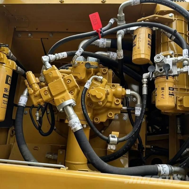 CAT 330 D Pásové rýpadlá