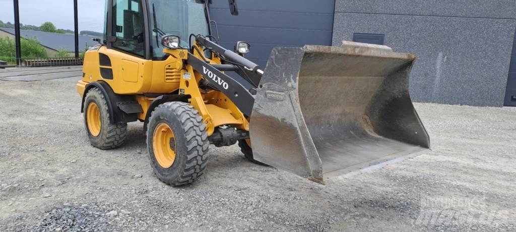Volvo L 25 F Kolesové nakladače