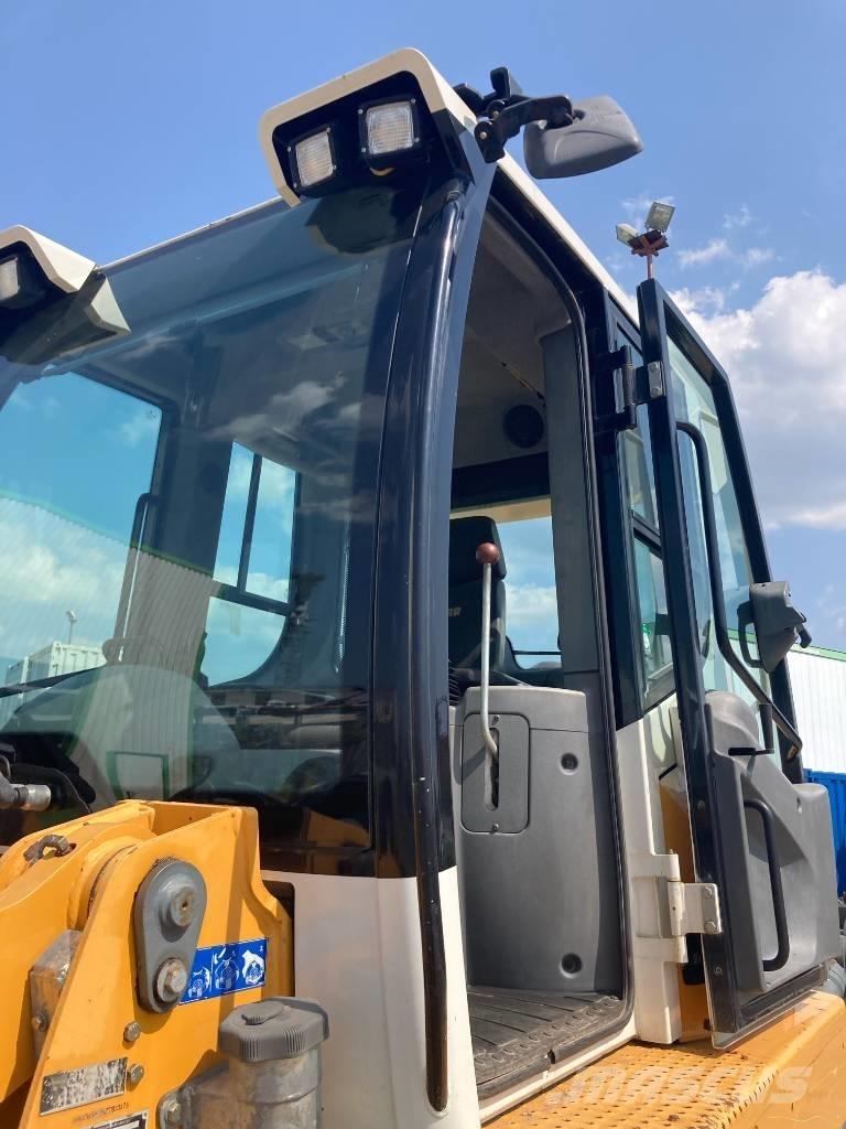 Liebherr LR 624 Pásové nakladače