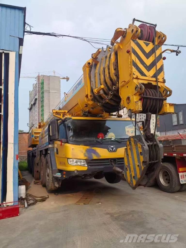 Sany XCA300 Univerzálne terénne žeriavy