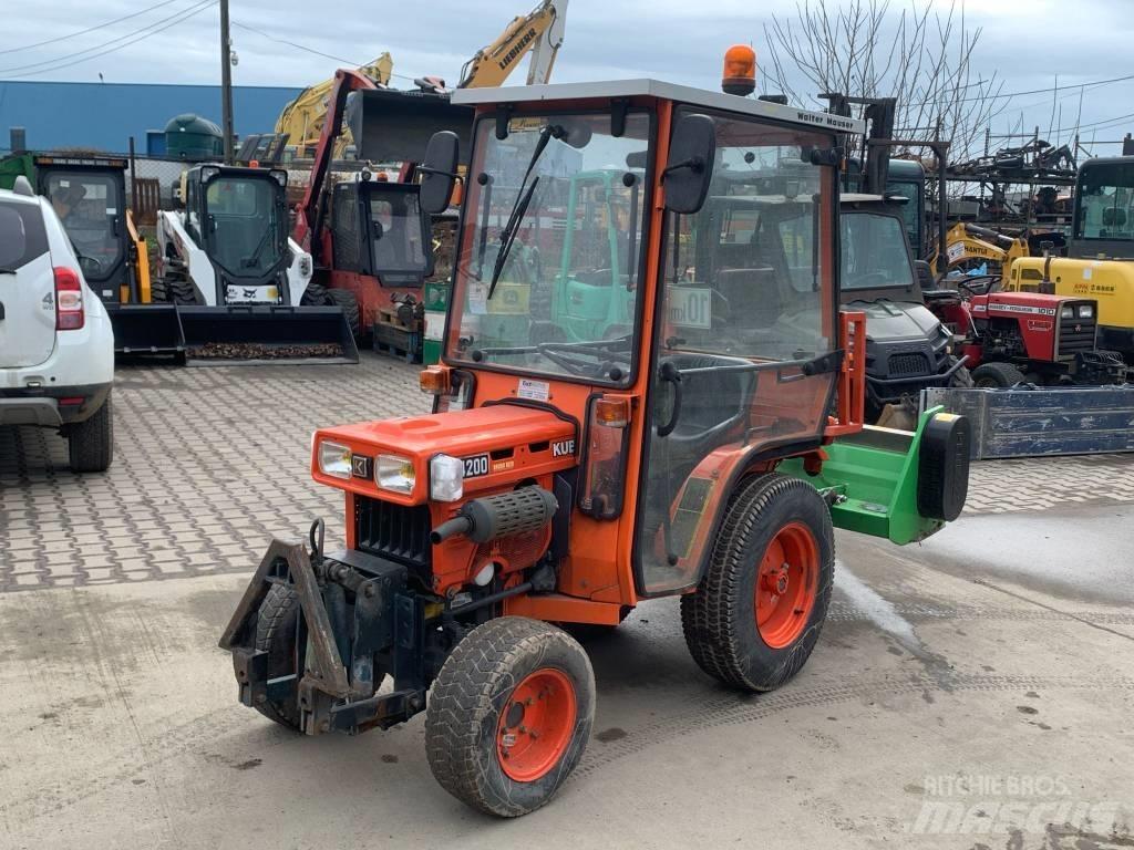Kubota B 4200 Traktory