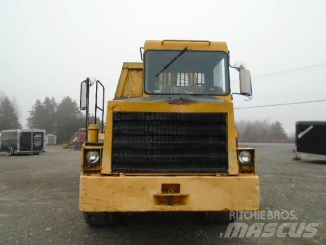 CAT D 250 D Kĺbové nákladné autá