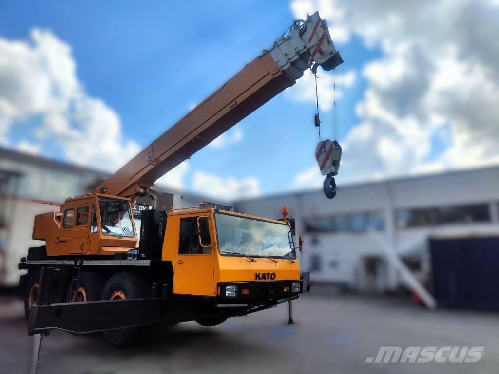 Kato KA 400 E Univerzálne terénne žeriavy