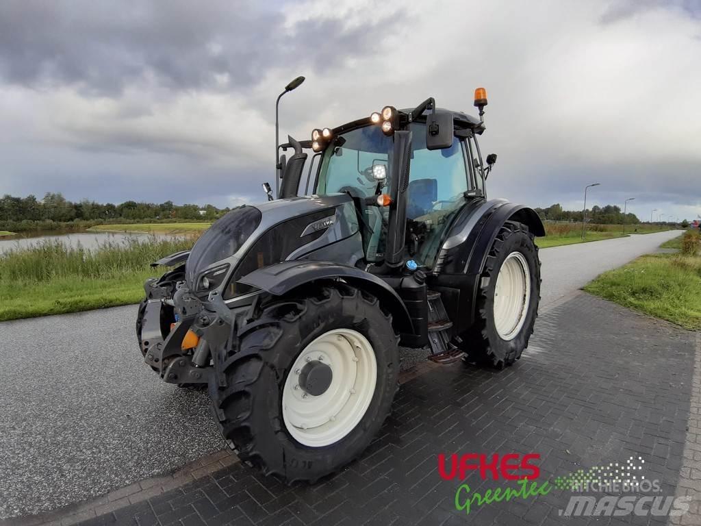 Valtra N134 Traktory