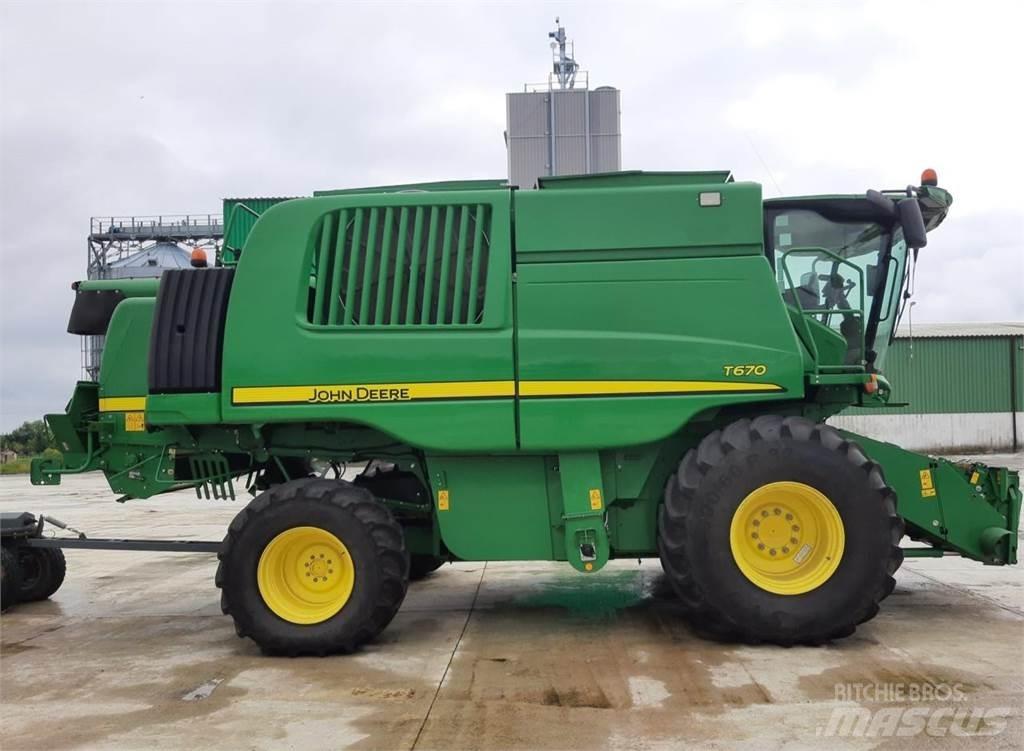 John Deere T670 Kombinované zberacie stroje