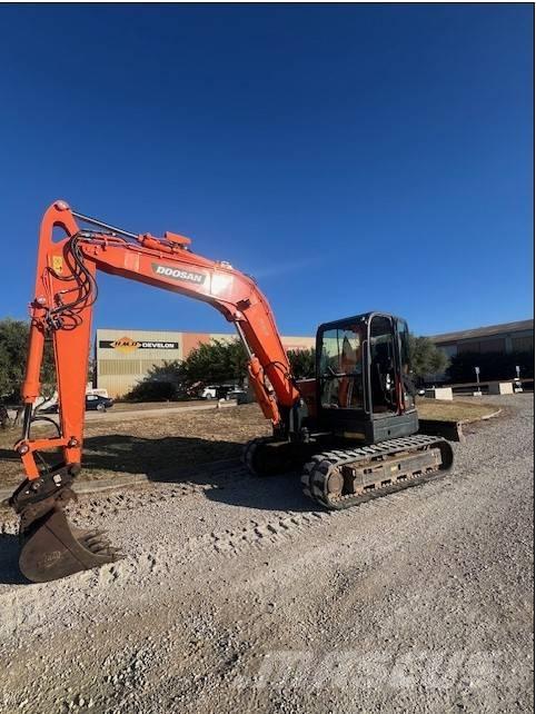 Doosan DX 85 R-3 Midi rýpadlá 7 t - 12 t