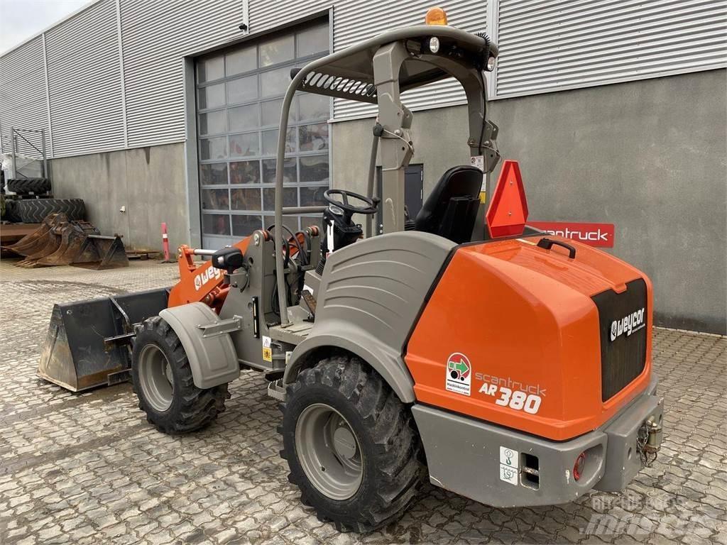 Weycor AR380 Agrar Viacúčelové nakladače
