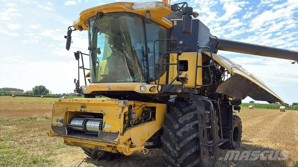 New Holland CR 960 Kombinované zberacie stroje
