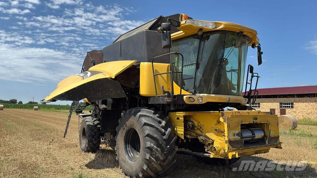 New Holland CR 960 Kombinované zberacie stroje