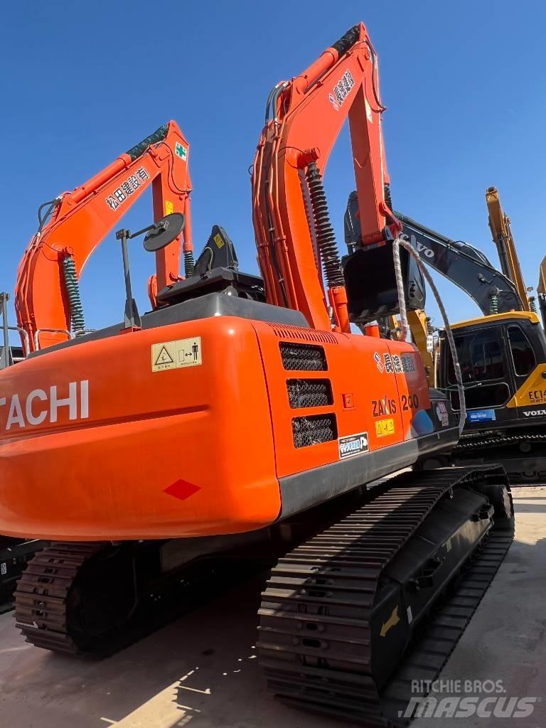 Hitachi ZX200 Pásové rýpadlá
