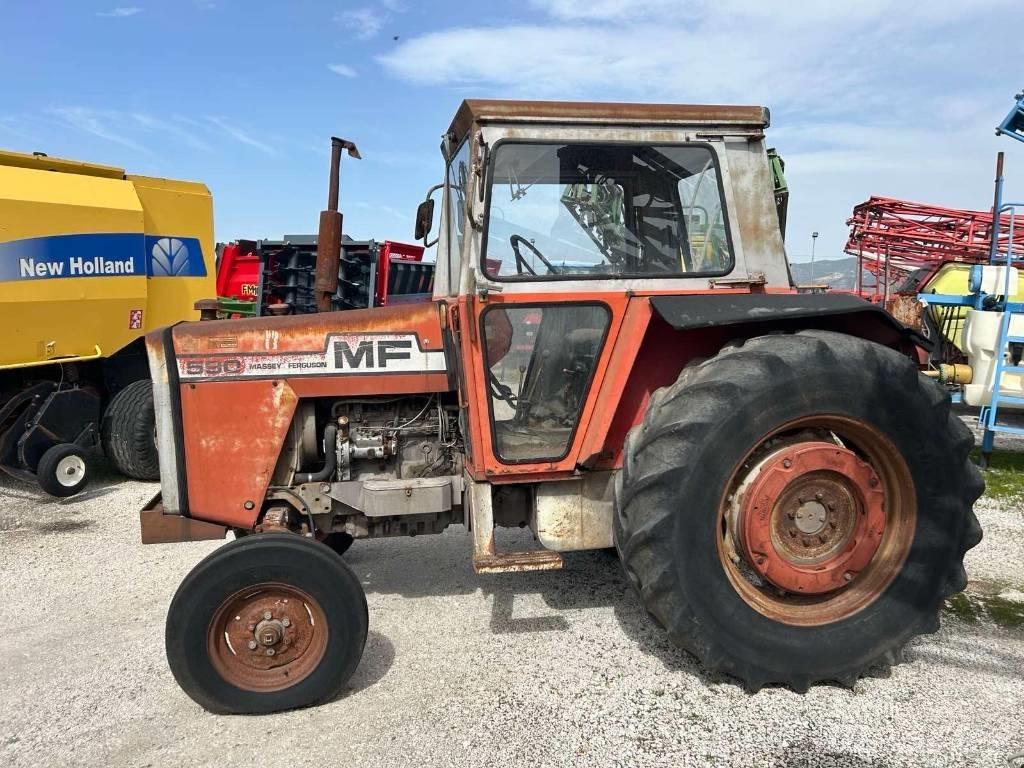 Massey Ferguson 590 Traktory