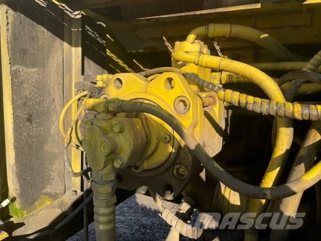 Kobelco SK 220 LC Pásové rýpadlá