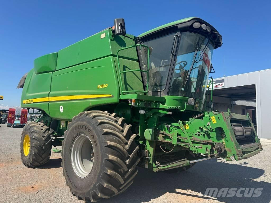 John Deere S 690 Kombinované zberacie stroje