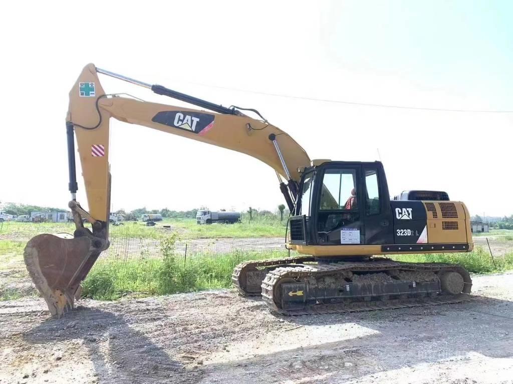 CAT 323D Pásové rýpadlá