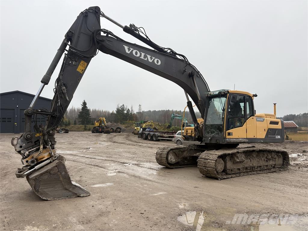 Volvo EC220DL Pásové rýpadlá