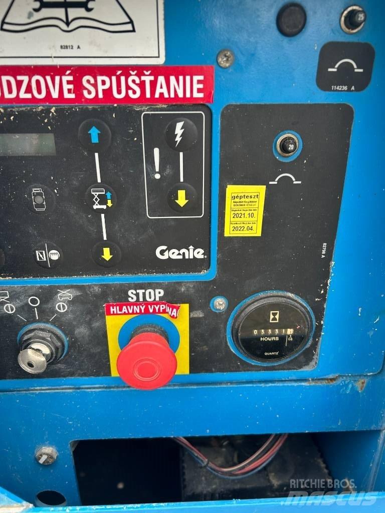 Genie GS 3384 RT Nožnicové zdvíhacie plošiny