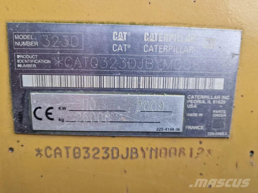 CAT 323d Pásové rýpadlá