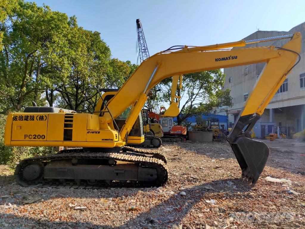 Komatsu PC200-6 Pásové rýpadlá