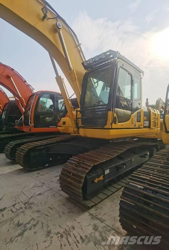 Komatsu PC 220-8 Pásové rýpadlá