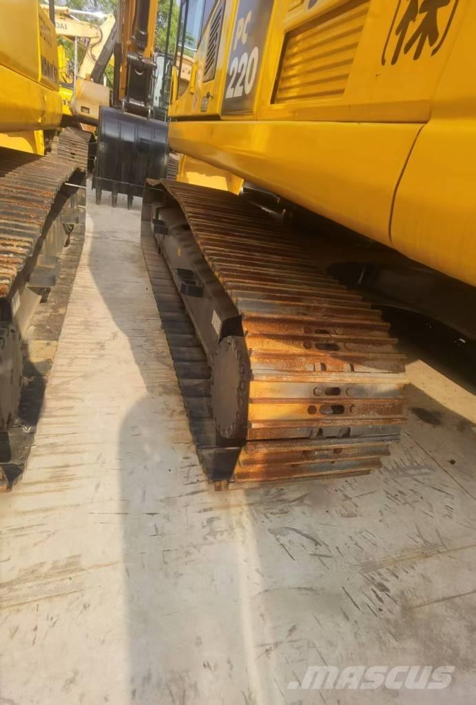 Komatsu PC 220-8 Pásové rýpadlá
