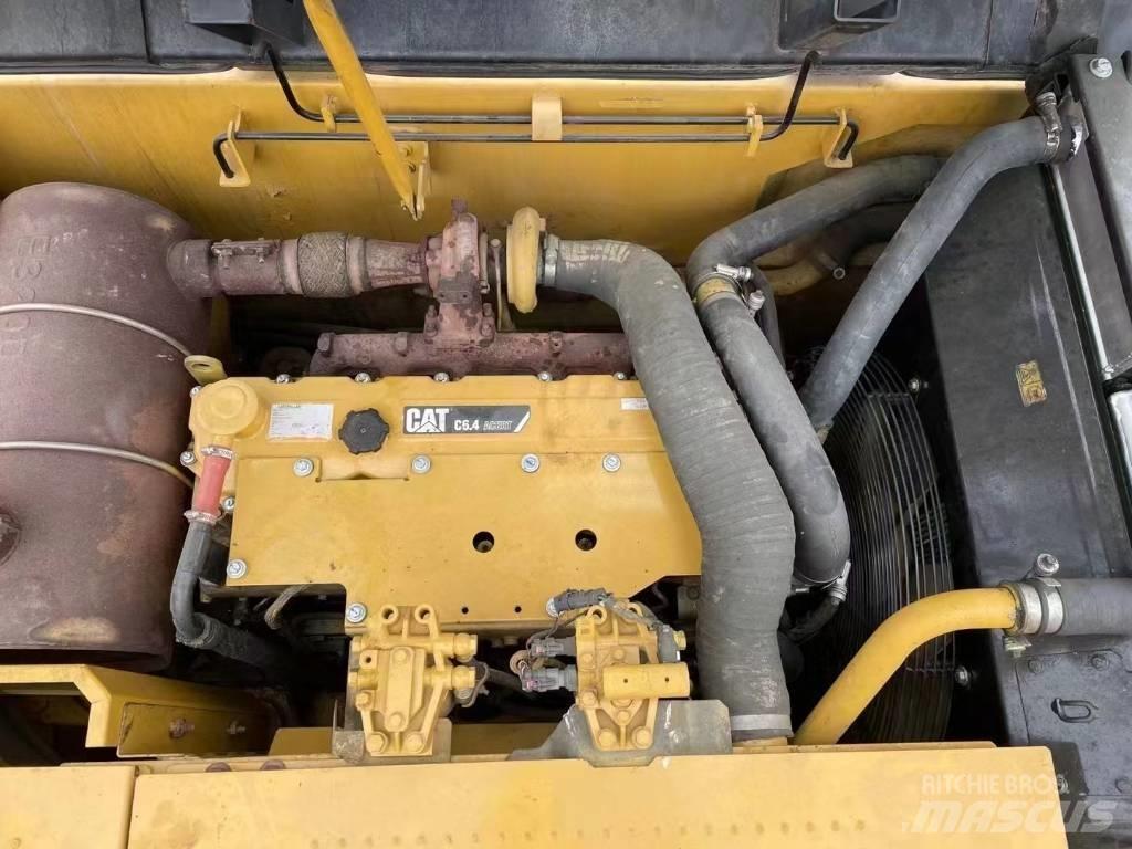 CAT 323 D L Pásové rýpadlá