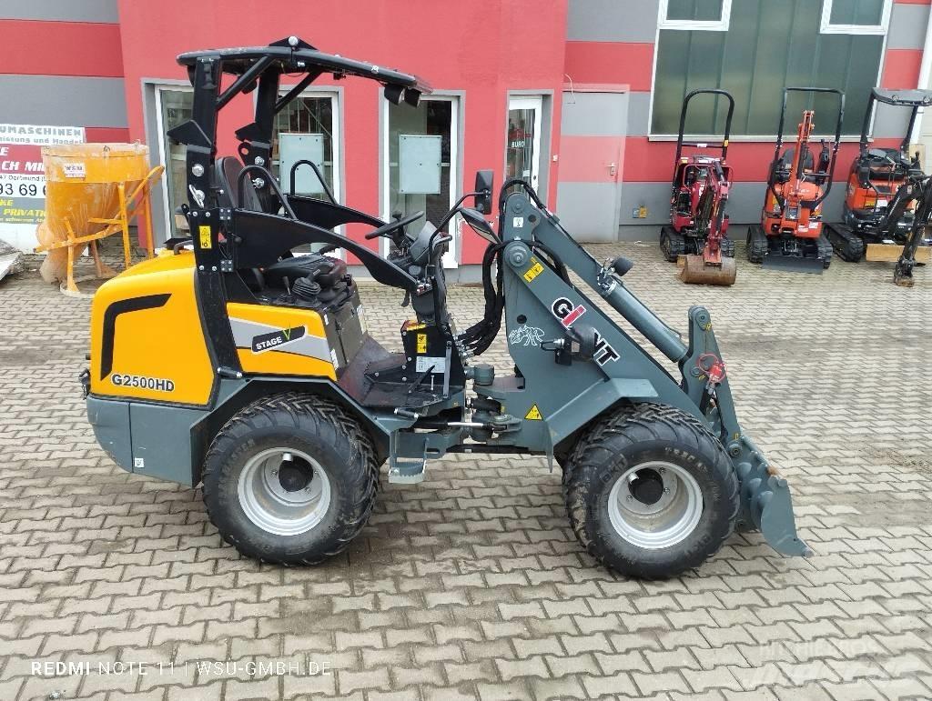 GiANT G2500 HD Čelné nakladače a rýpadlá