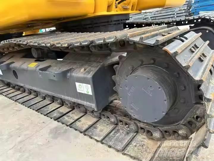 Komatsu PC130 Pásové rýpadlá