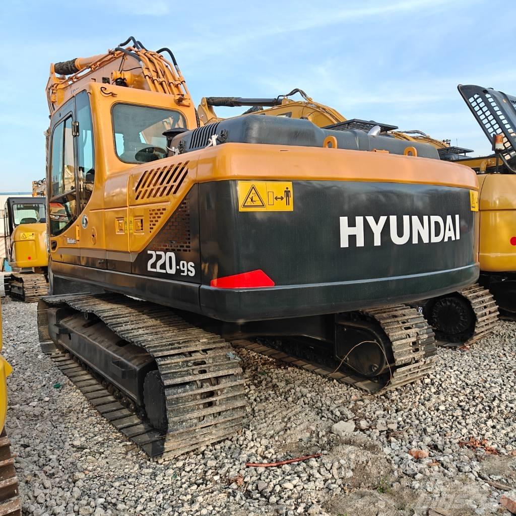 Hyundai R220-9S Pásové rýpadlá