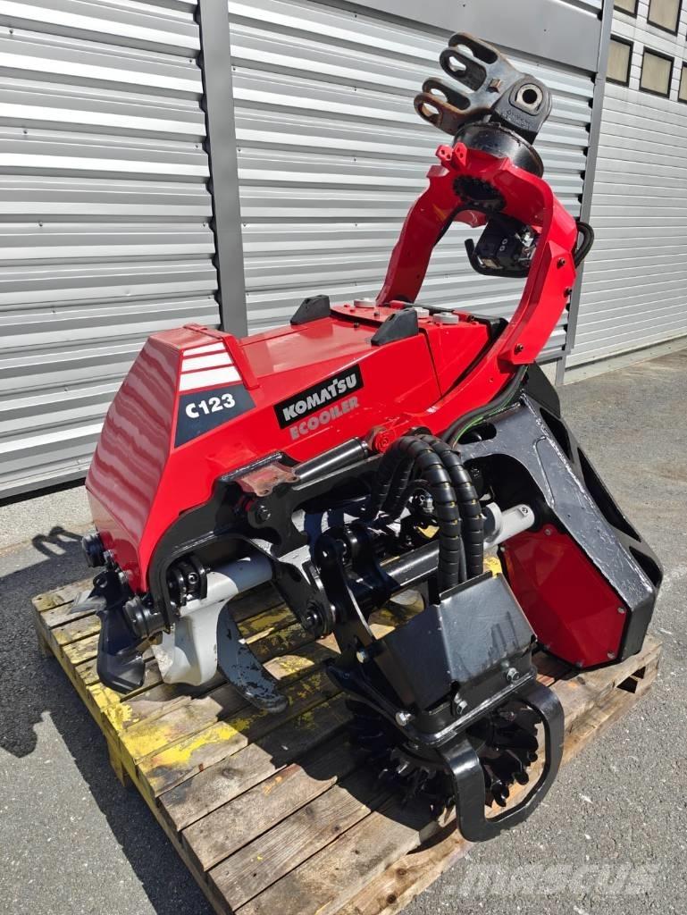 Komatsu C 123 Žatevné hlavy