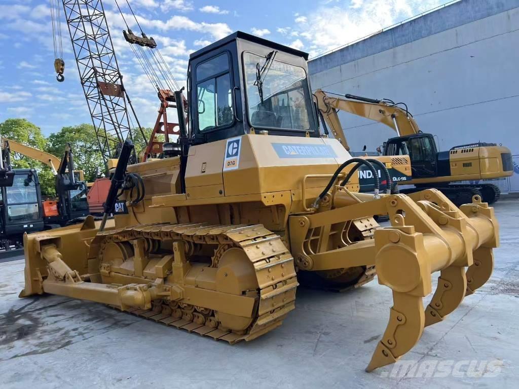 CAT D 7 G Pásové dozéry