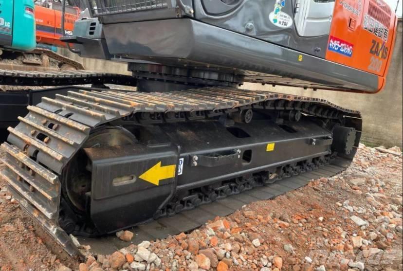 Hitachi 200-3 Pásové rýpadlá
