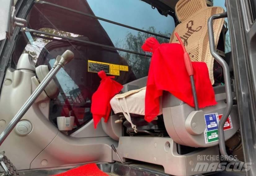 Hitachi 200-3 Pásové rýpadlá