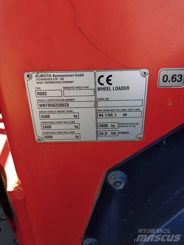 Kubota R 082 Kolesové nakladače