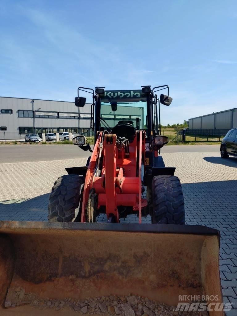 Kubota R 082 Kolesové nakladače