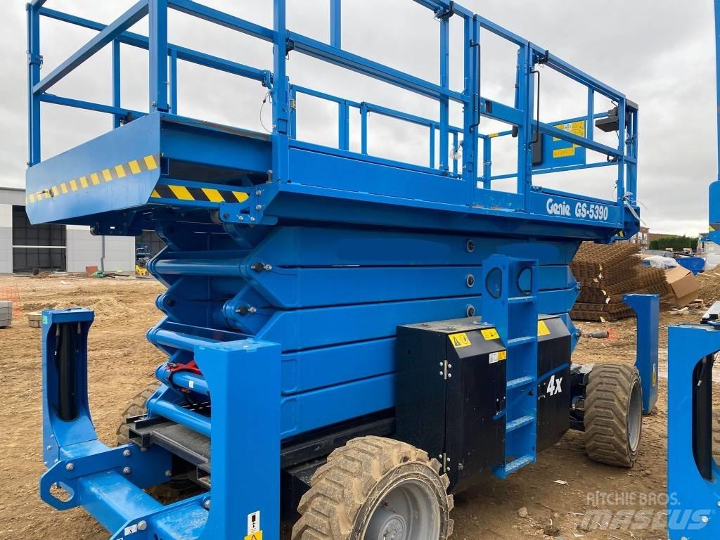 Genie GS 4390 RT Nožnicové zdvíhacie plošiny