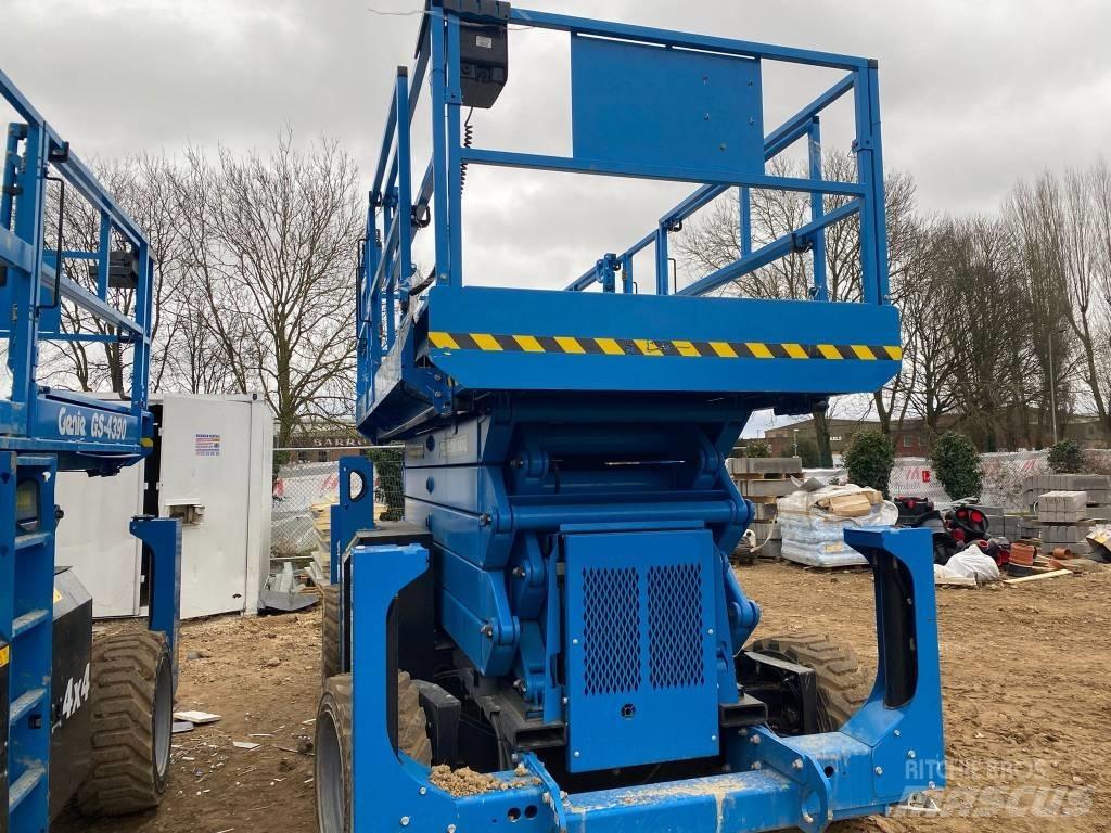 Genie GS 4390 RT Nožnicové zdvíhacie plošiny