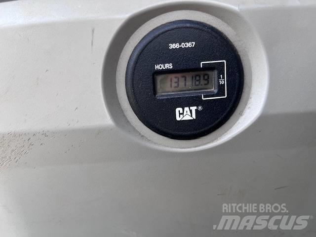 CAT 323 EL Pásové rýpadlá