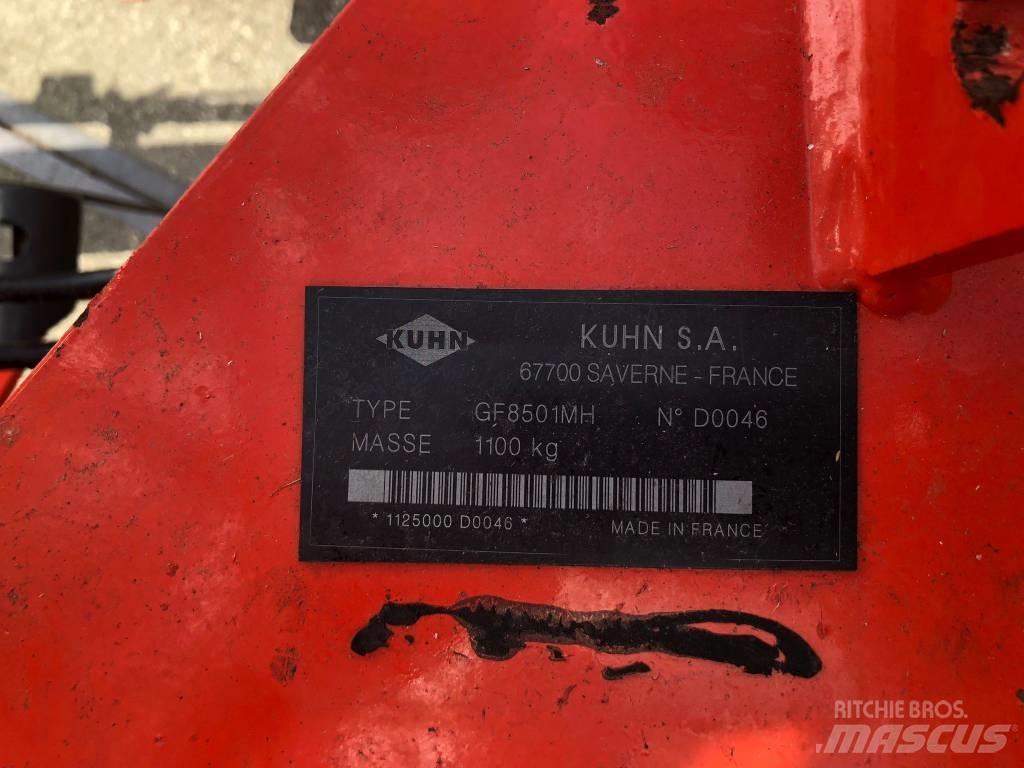 Kuhn GF 8501 M H Obracače a zhrabovače sena