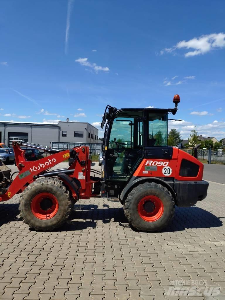 Kubota R 090 Kolesové nakladače