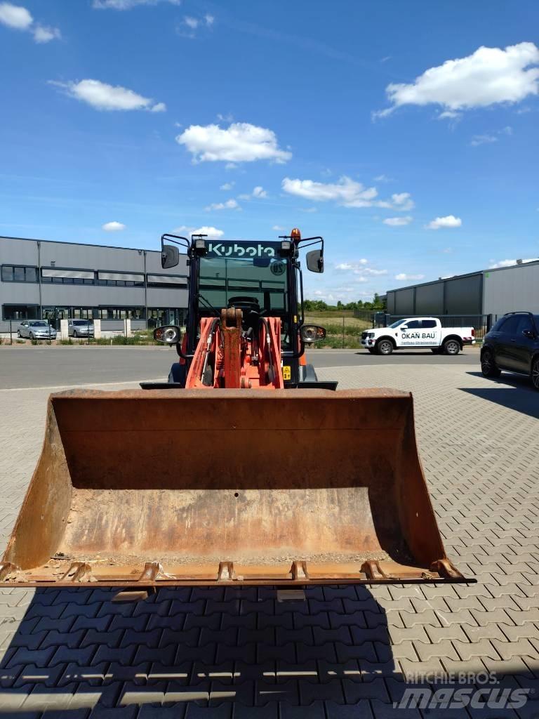 Kubota R 090 Kolesové nakladače