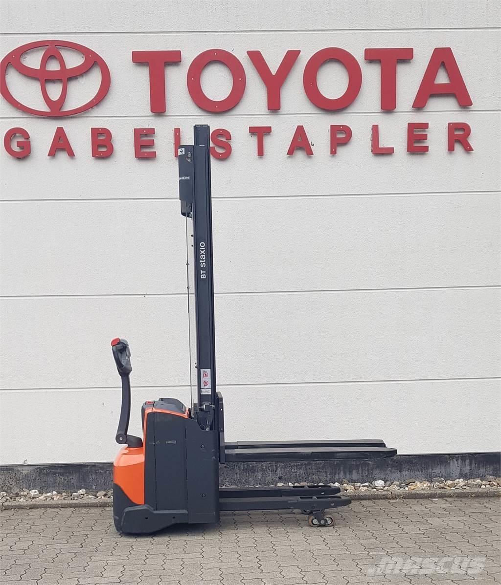 Toyota SWE120L Ručne vedené vysokozdvižné vozíky