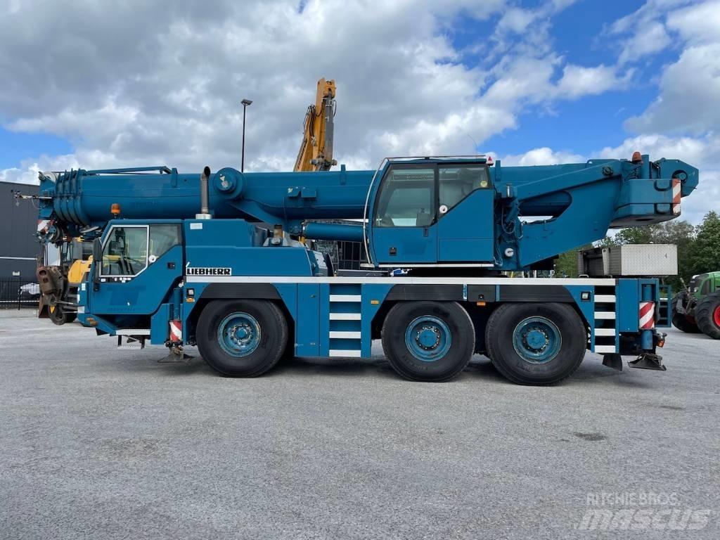Liebherr LTM 1055-1 Univerzálne terénne žeriavy