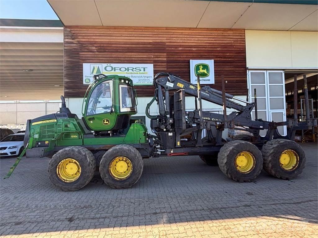 John Deere 1210 G Lesné traktory